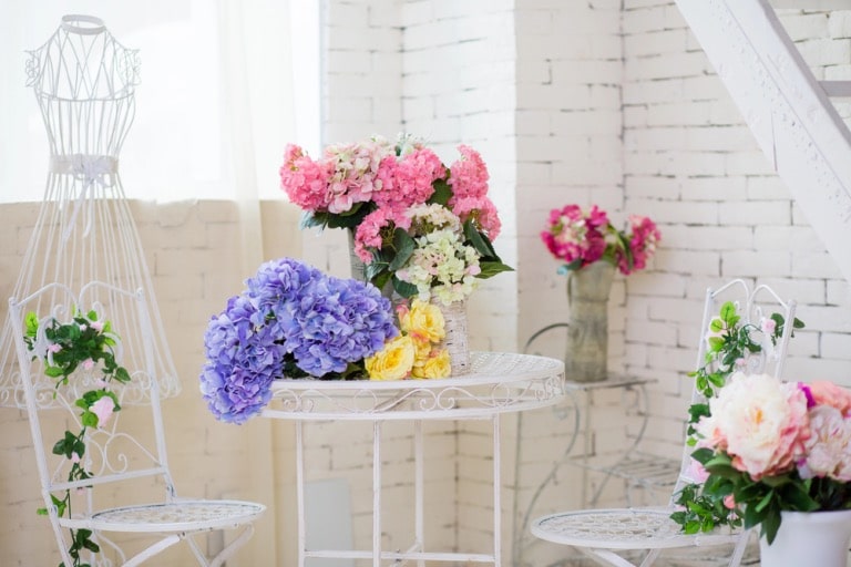 5 expert proven ways to decorate your space with flowers