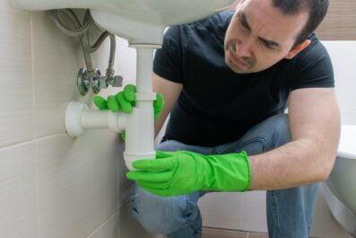 8 signs you might have plumbing problems in your home