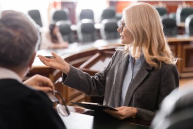 how trial lawyers craft compelling arguments