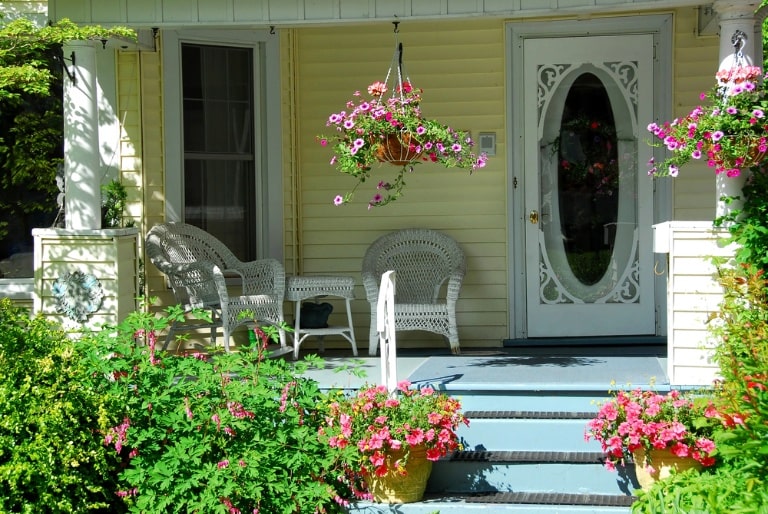 5 ways to refresh your porch with faux florals