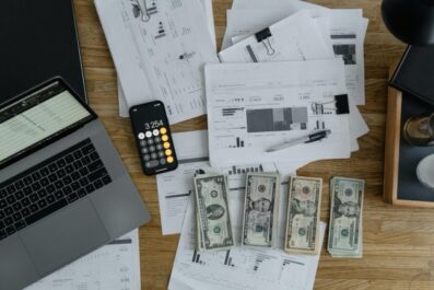11 ways you can try to earn money from a facebook page
