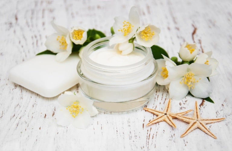 4 natural moisturizers that actually absorb fast and dont leave you greasy