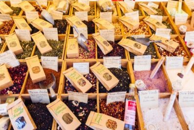 what to expect when shopping at a loose tea store