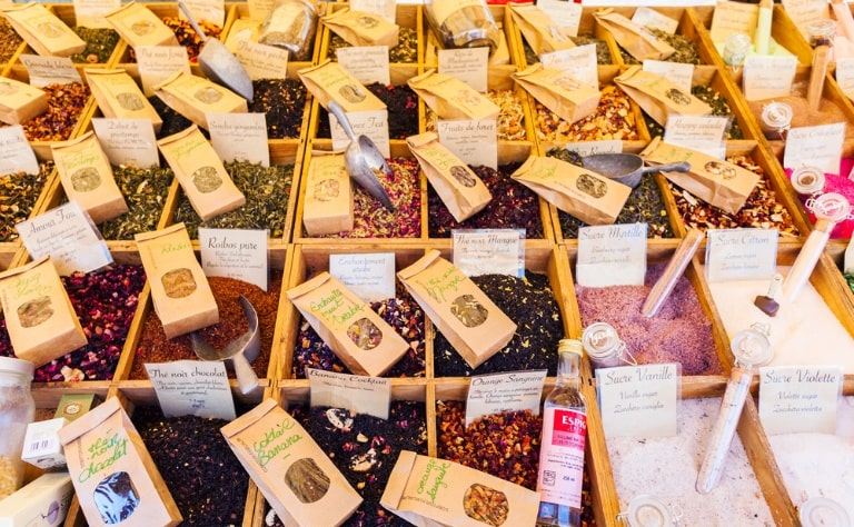 what to expect when shopping at a loose tea store